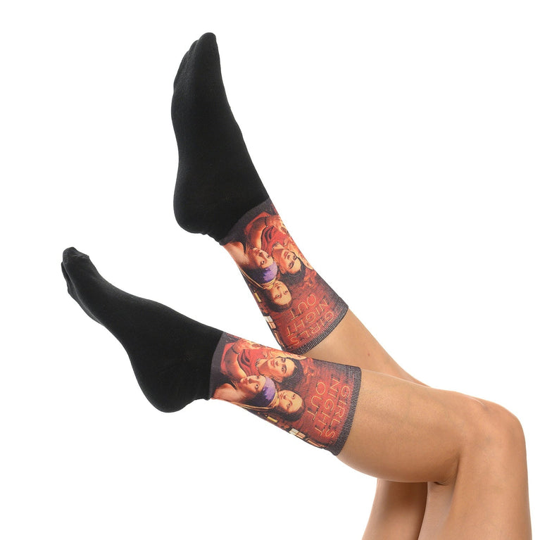 Чорапи с колаж от известни картини, идеални за подарък за жена, модерни и забавни – Виж в Artyshocks.bg.