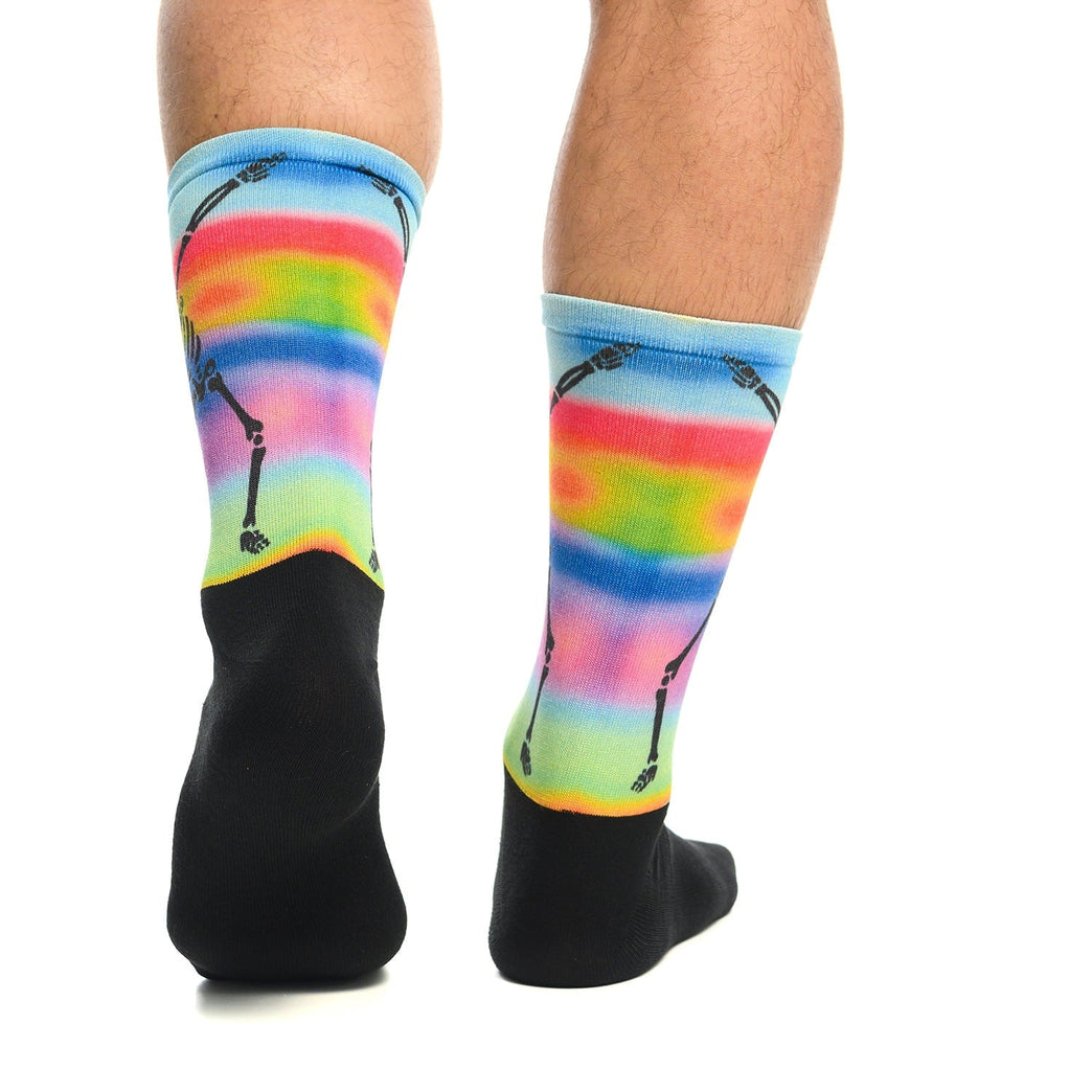 Забавни чорапи с принт на дабващ скелет, модерни и цветни, идеални за подарък. Чорапи от Artyshocks.bg.