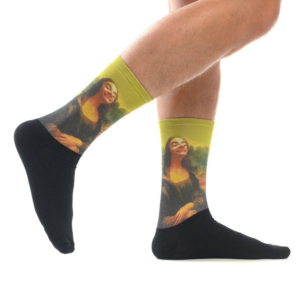Чорапи с мистър Бийн, изобразен като Мона Лиза - забавен и модерен дизайн за любители на изкуството и комедията.