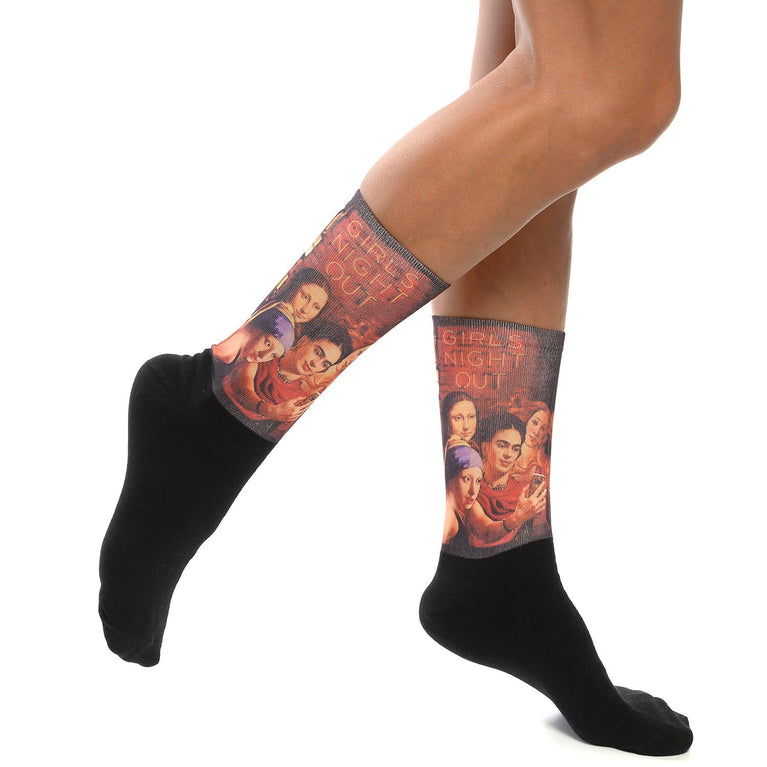 Арт чорапи с колаж от известни картини и надпис "Girls' Night Out" - забавен и модерен аксесоар от Artyshocks.bg.