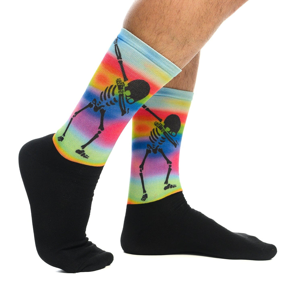 Забавни чорапи с принт на дабващ скелет, модерни чорапи за подарък, идеални за мъж и жена от Artyshocks.bg