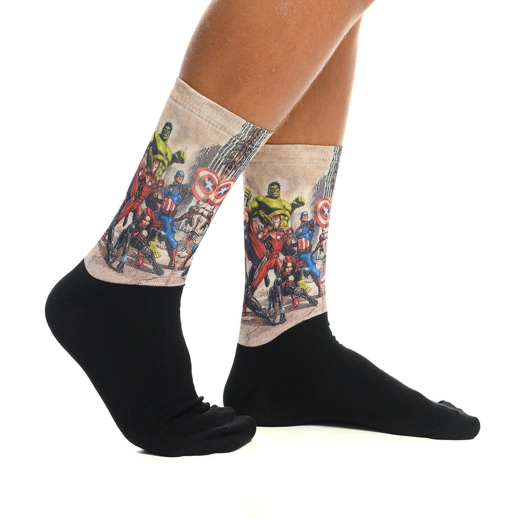 Цветни чорапи с принт на Отмъстителите, идеални за фенове на комикси и подарък за мъж или жена от Artyshocks.bg
