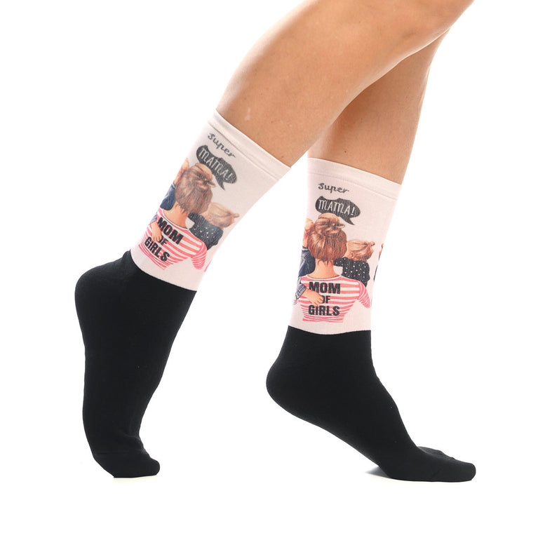 Забавни чорапи "Супер Мама" с ярък принт за майки, идеални за подарък и ежедневие - Artyshocks.bg