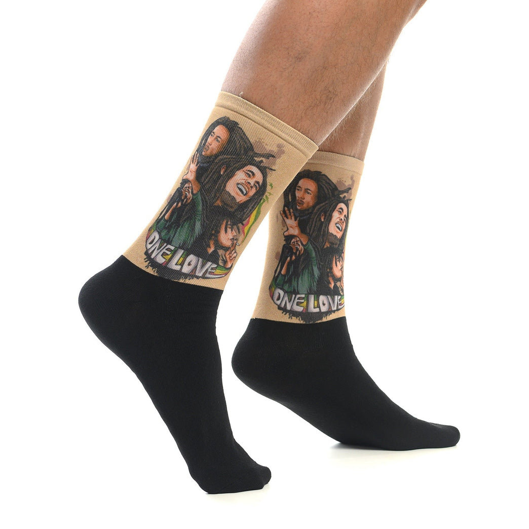 Чорапи с портрет на Боб Марли и текст 'One Love', стилни и удобни подарък за фенове на регето - Artyshocks.bg.