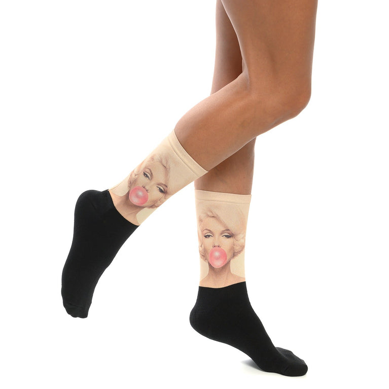 Модерни чорапи с изображение на Мерилин Монро, идеални като подарък за почитатели на класиката - Artyshocks.bg
